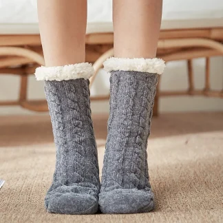 Dreamy Warmth Fuzzy Socks