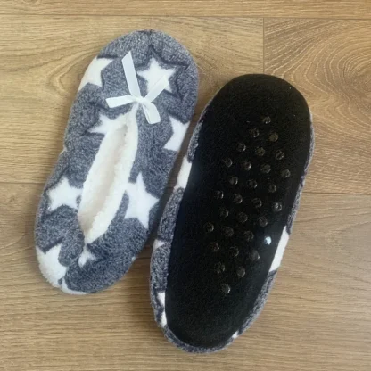 Star Print Cozy Fuzzy Slippers - Image 3