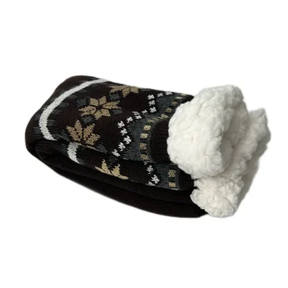 Fluffy Leaf Design Cozy Fuzzy Socks - Image 2