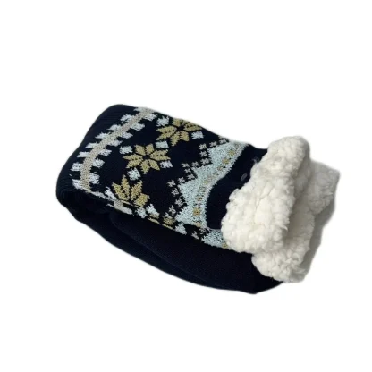 Fluffy Leaf Design Cozy Fuzzy Socks - Image 4