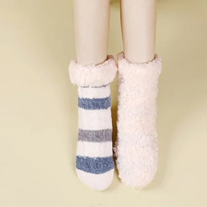 Cloud-Like Warmth Cozy Fuzzy Socks - Image 3